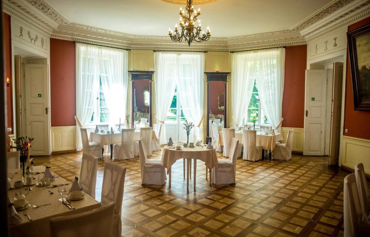 Palac Racot Косьцян Экстерьер фото